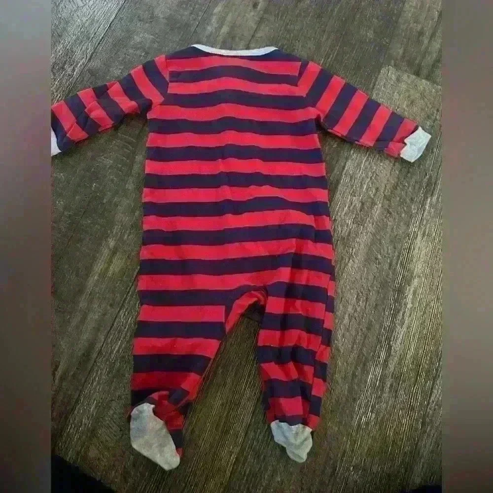 Gerber sleep and play.